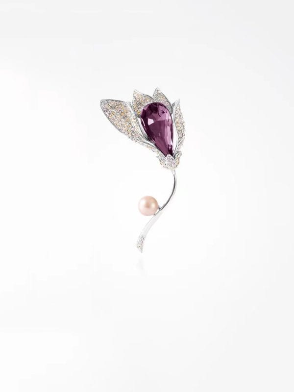 New Women’s Crystal Brooch
