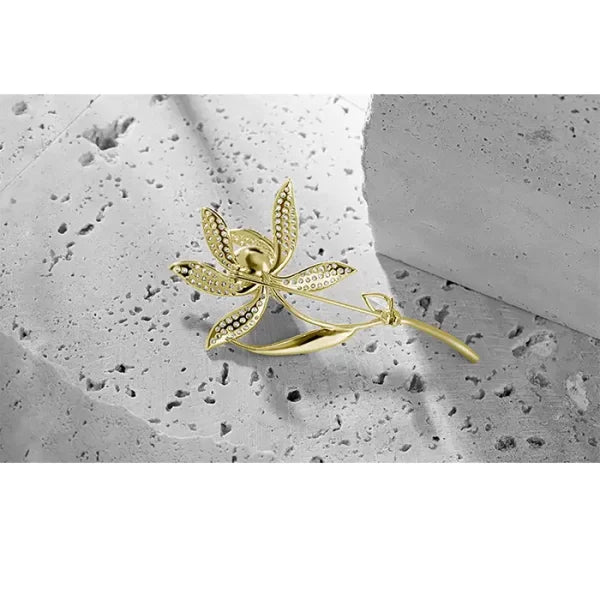 Women’s Floral Brooch Freshwater Simulated Pearl Brooch