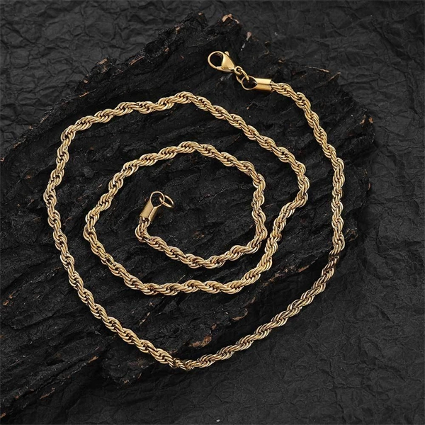 Twisted Stainless Steel Chain Necklace – Unisex Gold-Plated Piece